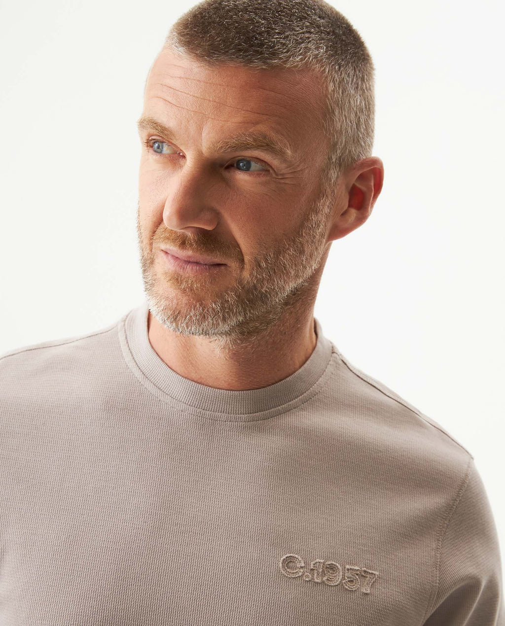 Men's Textured Slim Fit T-shirt in Cotton-Polyester Blend Dockside