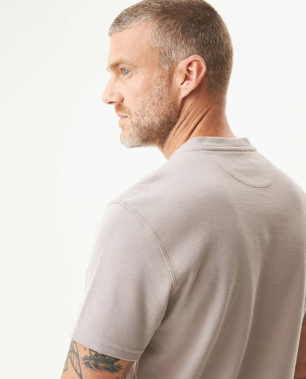Men's Textured Slim Fit T-shirt in Cotton-Polyester Blend Dockside